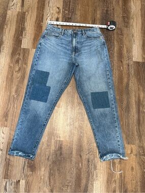 Universal Thread Women's Light Blue Boyfriend Jeans with Patch Details